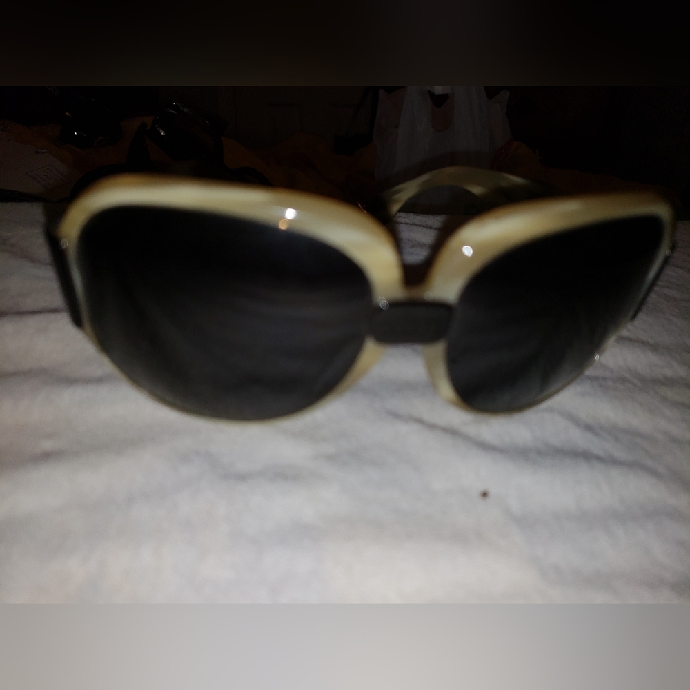 Euc Fendi sunglasses